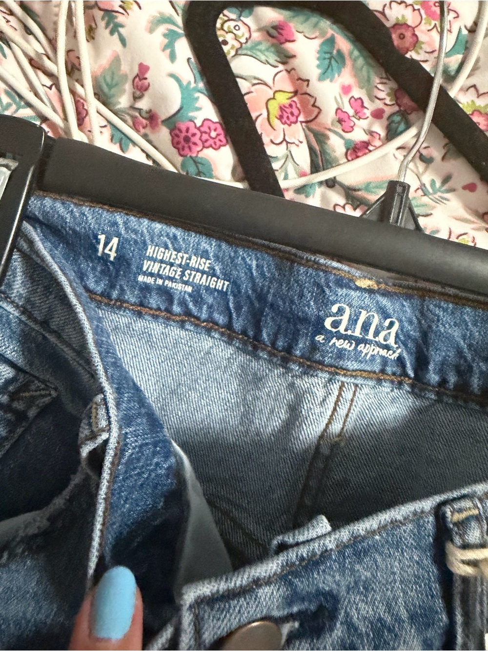 Women’s a.n.a Highest Rise Vintage Straight Jeans - Picture 2 of 6